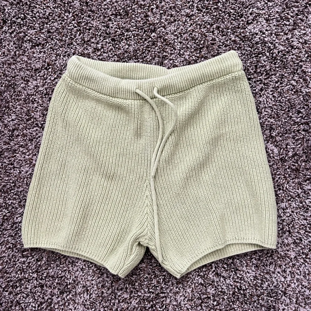 Reformation Shorts - Picture 1 of 2